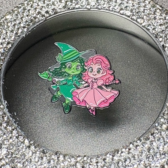 WICKED/oz-Green and Pink Witch and Princess Enamel Pin - Picture 2 of 4